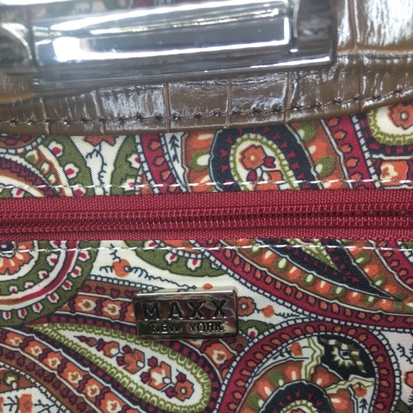 Maxx New York Clutch Purse - Picture 8 of 8